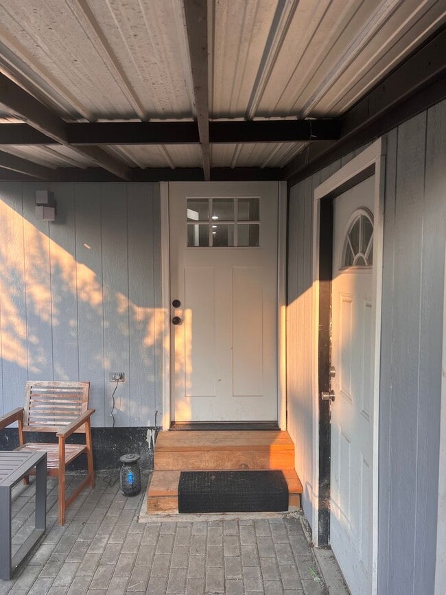 Mt Baker lower unit 2 bed and 1 bath next ... - Mt Baker lower unit 2 bed and 1 bath next ... House