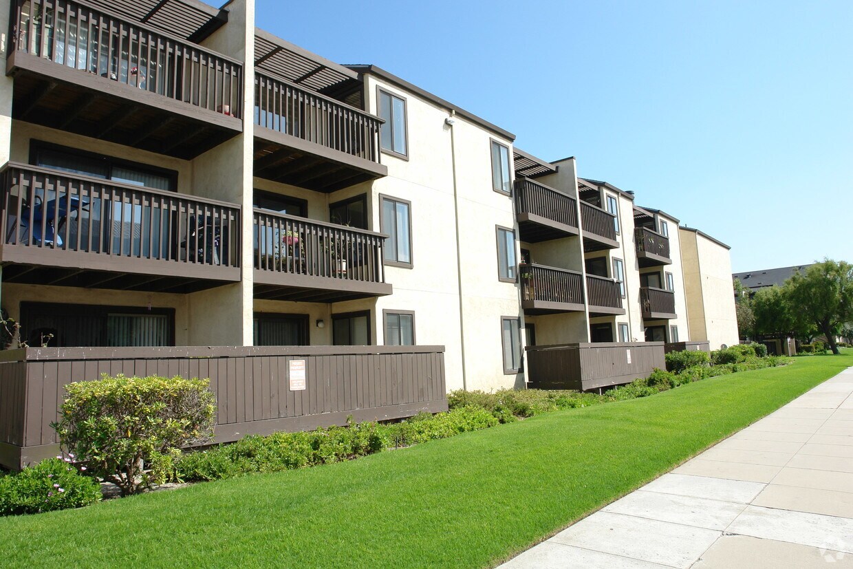 Building Photo - Steinbeck Commons