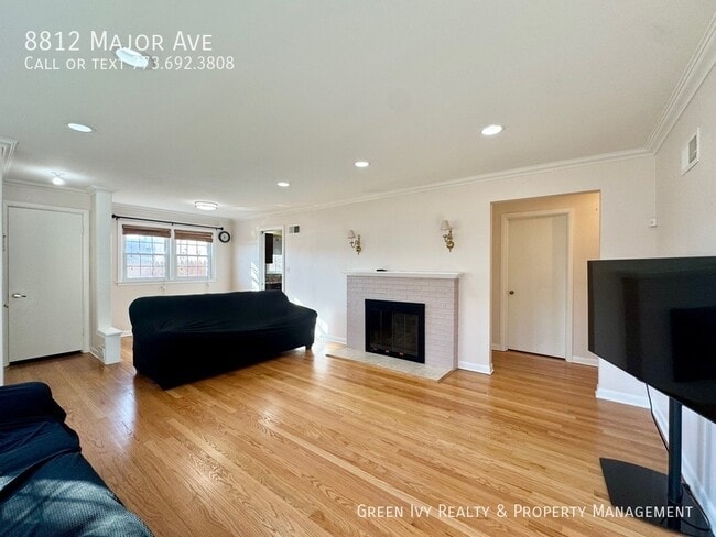 Building Photo - 8812 Major Ave