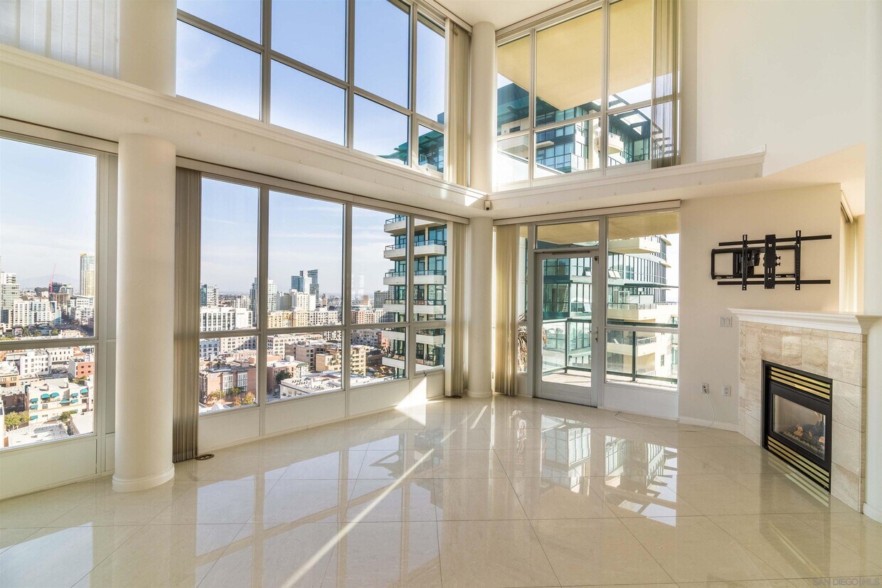 Foto principal - 555 Front St