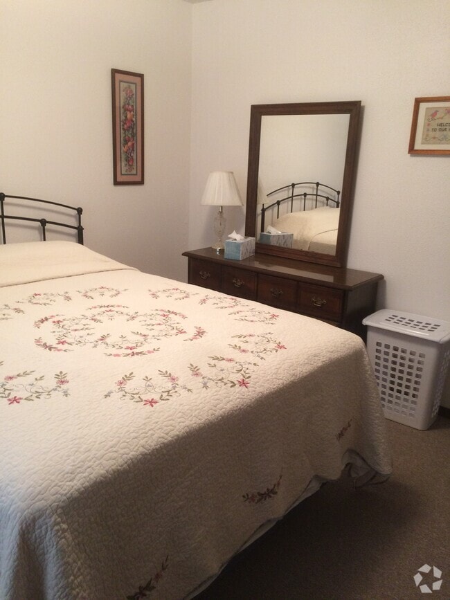 Apartments under 800 in Elma IA 1 Rentals