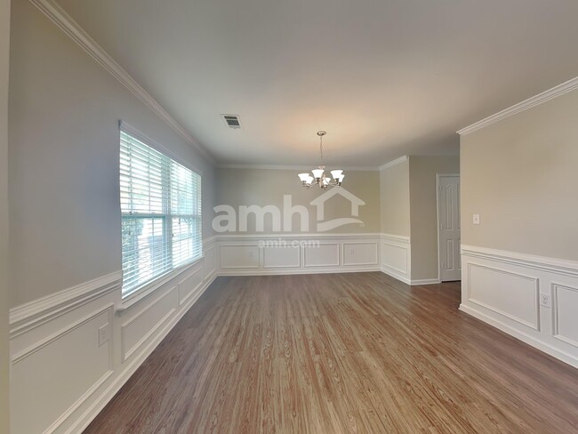 Building Photo - 211 Lindpoint Ln