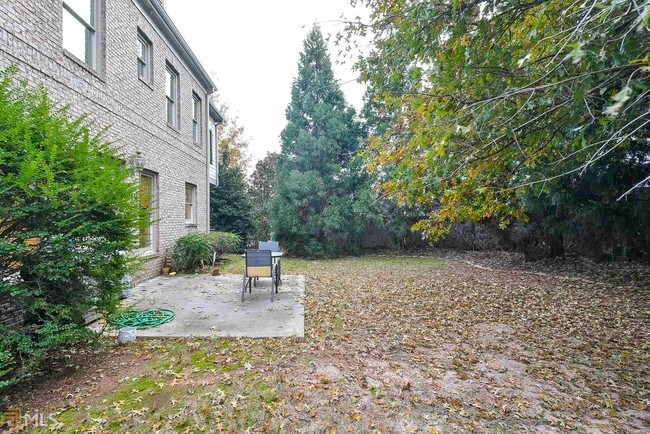Building Photo - 6228 Mount Vernon Oaks Dr