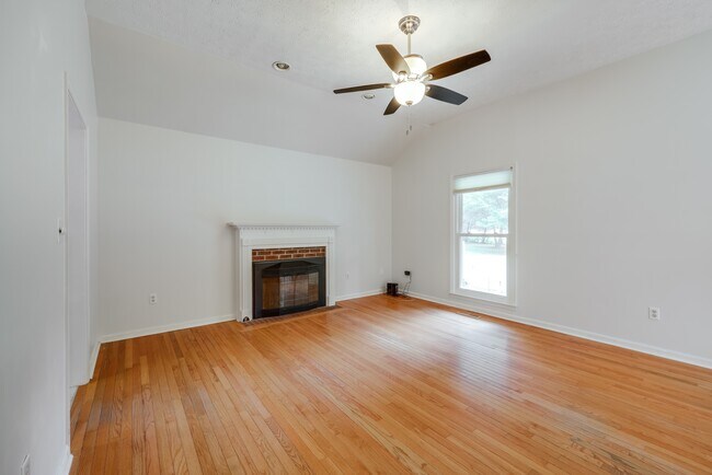 Building Photo - 130 Bentwood Trail
