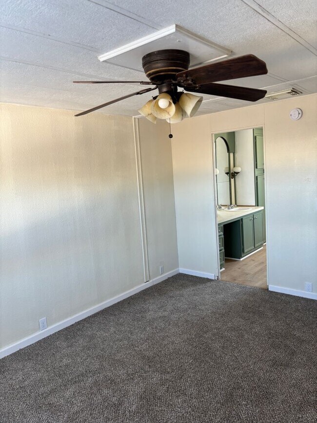 Foto del edificio - Beautiful fully remodeled 3 bedroom