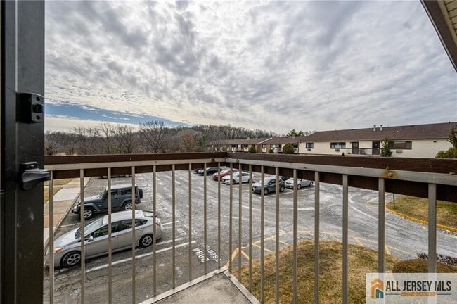 Building Photo - 628 Cricket Ln