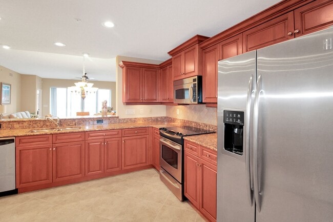 Building Photo - The Waterfront Seasonal Condo for Rent