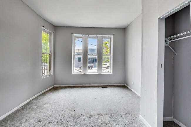 Building Photo - 268 N California Ave