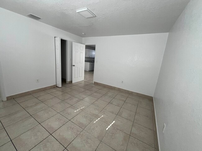 Building Photo - 2030 Apartments