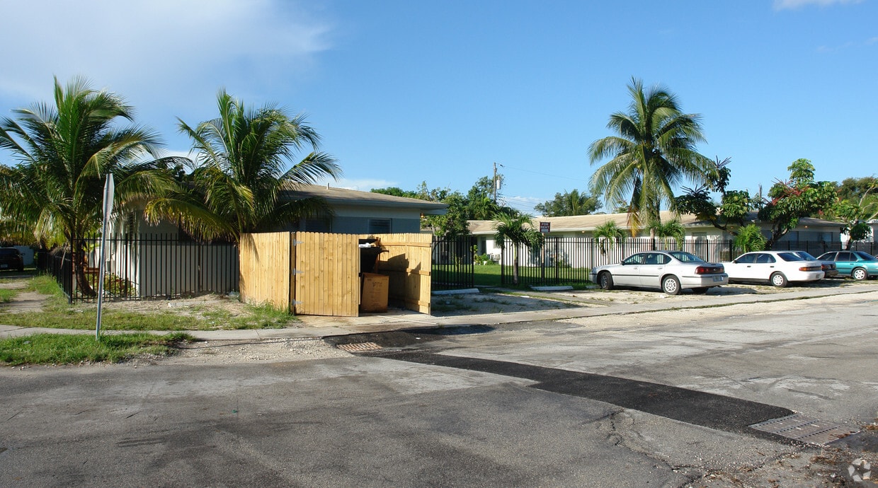 Building Photo - 1282 NE 128th St
