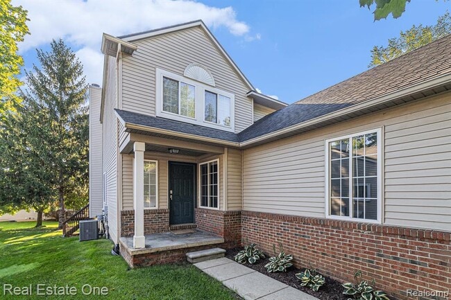 Building Photo - 2471 Woodcliff Trail