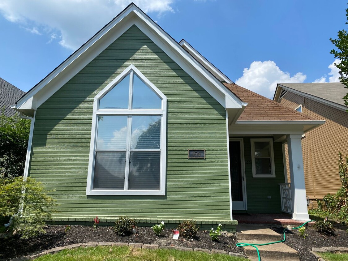 Primary Photo - Adorable 3 bedroom 2 bath new carpet, gas ...