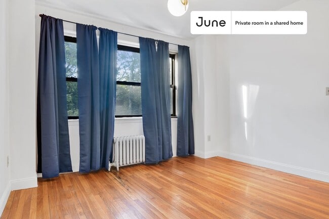Building Photo - Room in Shared 4 bed/2 bath home