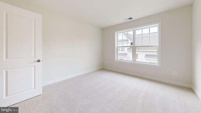Foto del edificio - 7015 Cheston Way