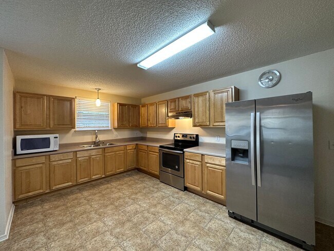 Foto del edificio - 3 Bedroom 1 Bath Cottage home in Pensacola!