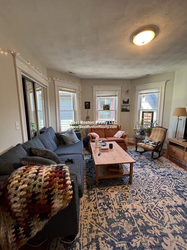 Building Photo - 305 Highland Ave