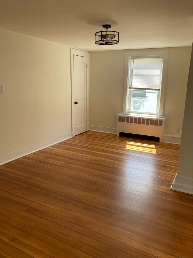 Dining Room - 6 Morse St