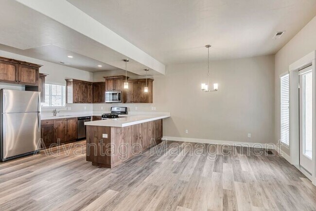 Foto del edificio - 919 Aspen Summit Drive