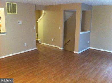 Building Photo - 102 Township Ct