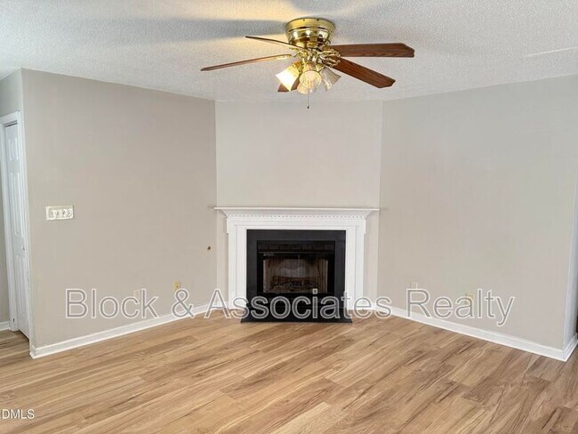 Building Photo - 4832 Silverdene St