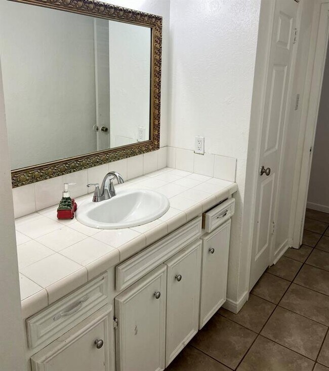 Foto del edificio - 15811 Oakendell Dr