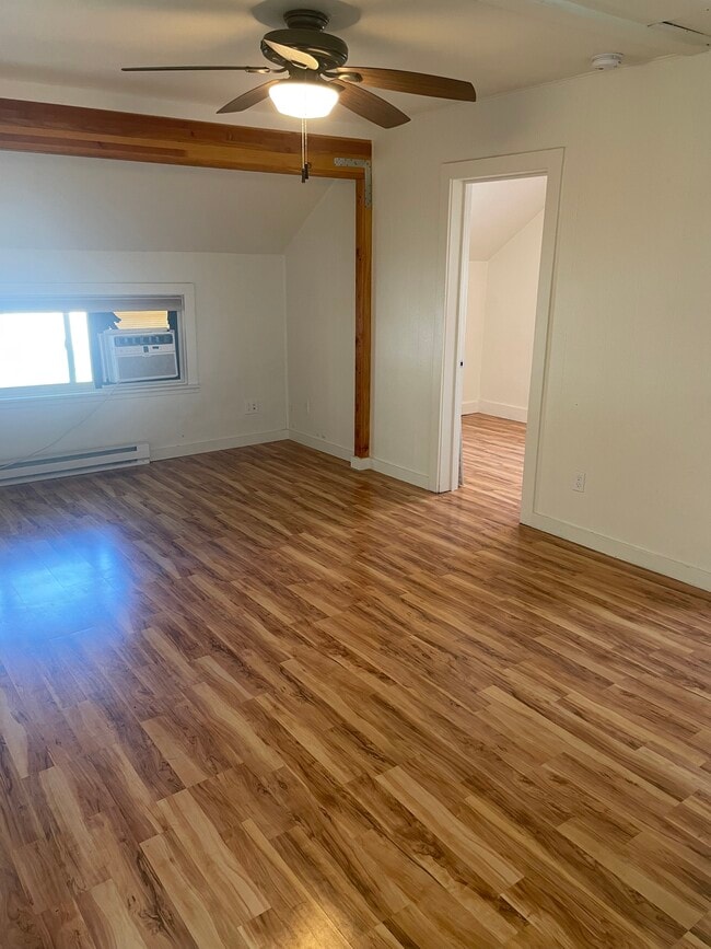 203 S Division St Unit 4, Cashmere, WA 98815 Apartments in Cashmere