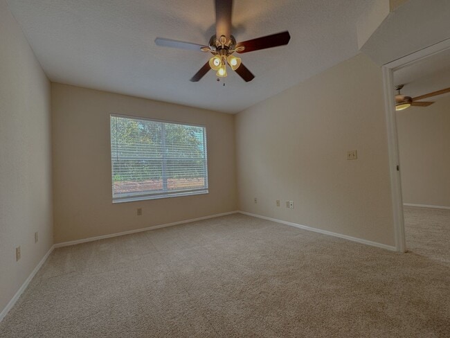Building Photo - Bona Vista - 827 CW 210