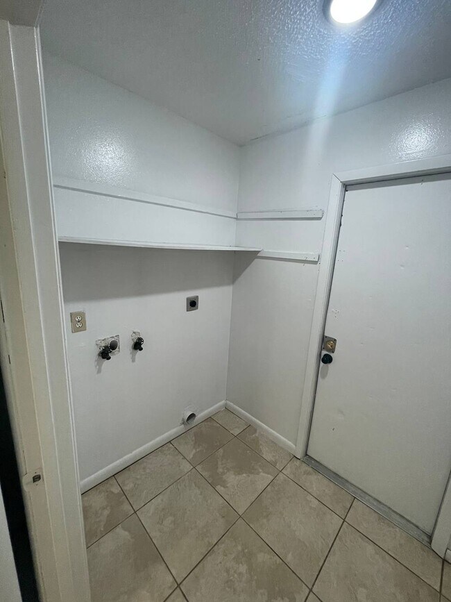 Building Photo - 1504 Peavy Ct