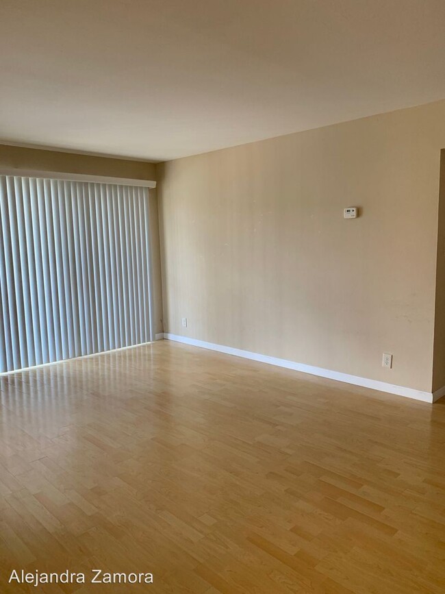 Building Photo - 642 Kirkland Dr