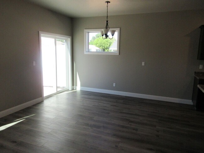 Foto del edificio - 3 Bedroom - 2.5 bathroom - in the heart of...