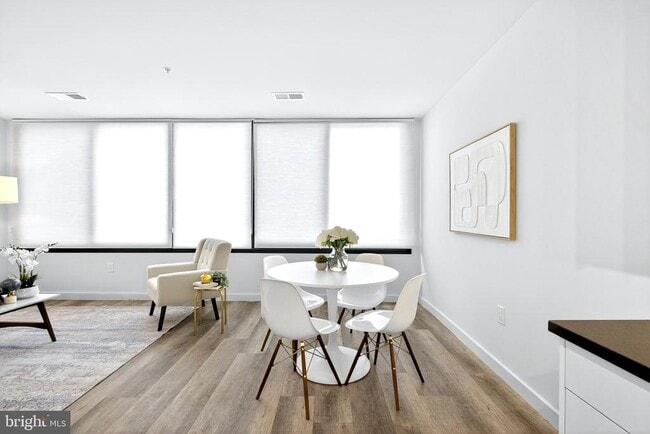 Foto del edificio - 700 Roeder Rd
