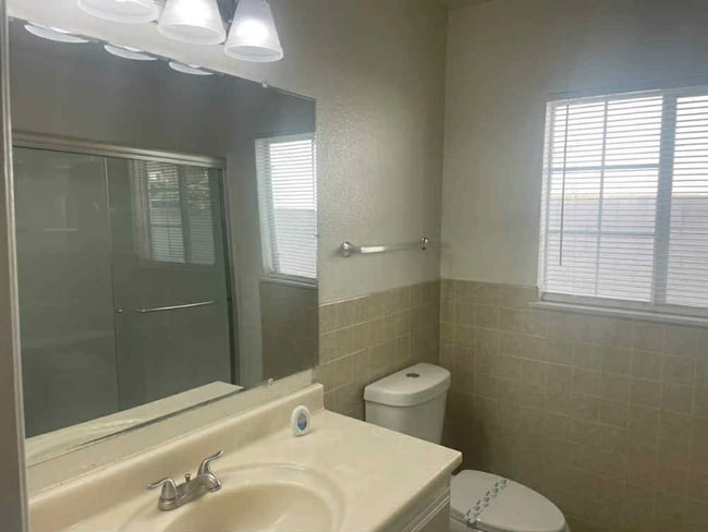 Foto del edificio - 5405 N Acacia Ave
