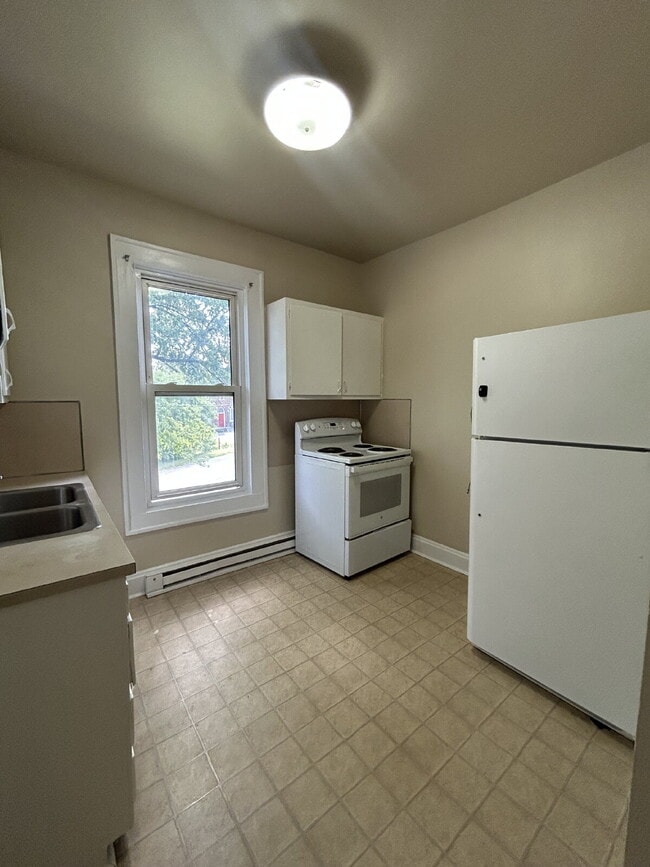 Building Photo - Spacious 2-Bedroom Apartment – Convenient Front Royal Location