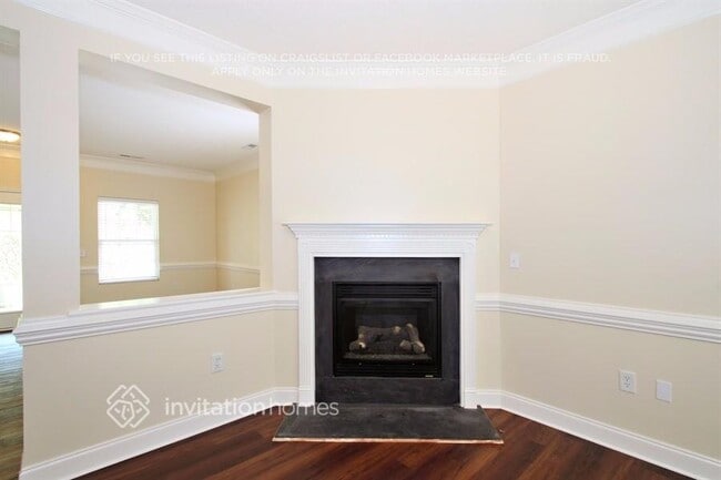 Foto del edificio - 14017 Riding Hill Ave