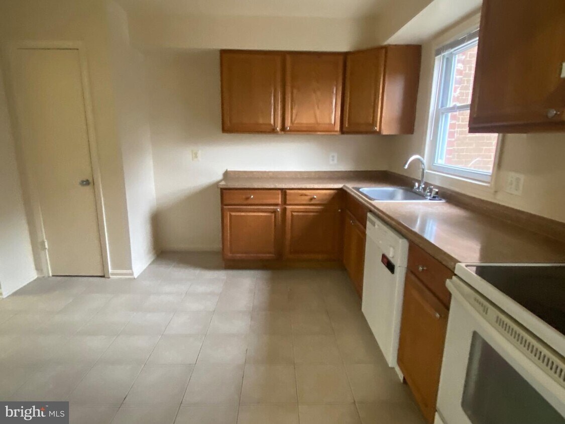 10426 Armstrong St, Fairfax, VA 22030 Townhome Rentals in Fairfax VA