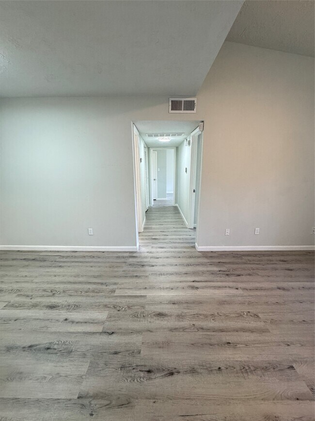 Foto del edificio - 10555 Turtlewood Ct