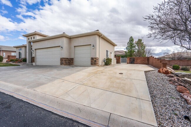 Foto del edificio - Pet Friendly home in Painted Desert
