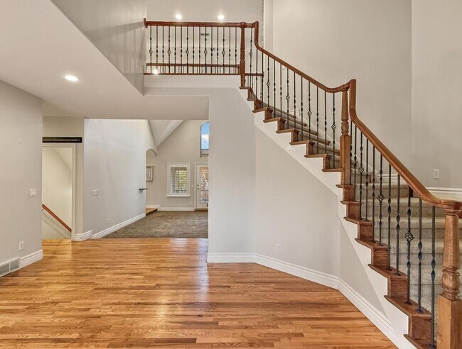 Foto del edificio - 1615 E Lakeview Way