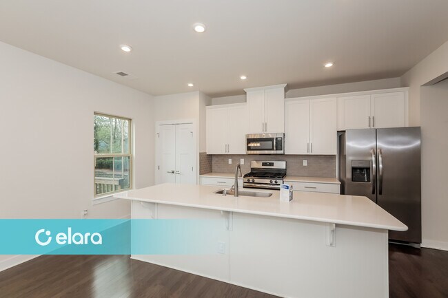 Foto del edificio - 1731 TOWN OAK LN