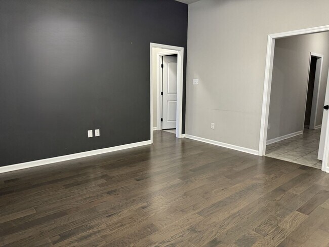 Building Photo - Close to Barksdale Air Force Base... You d...