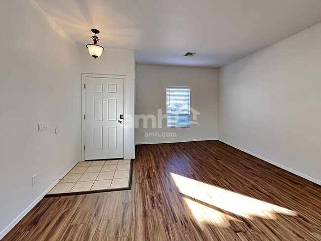 Building Photo - 17285 W Tara Ln