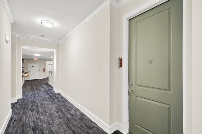 Foto del edificio - 300 St Joseph Pkwy