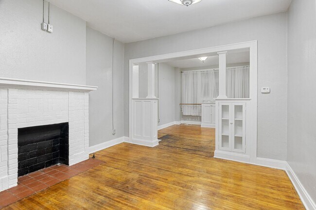 Foto del edificio - 5703 E Washington St