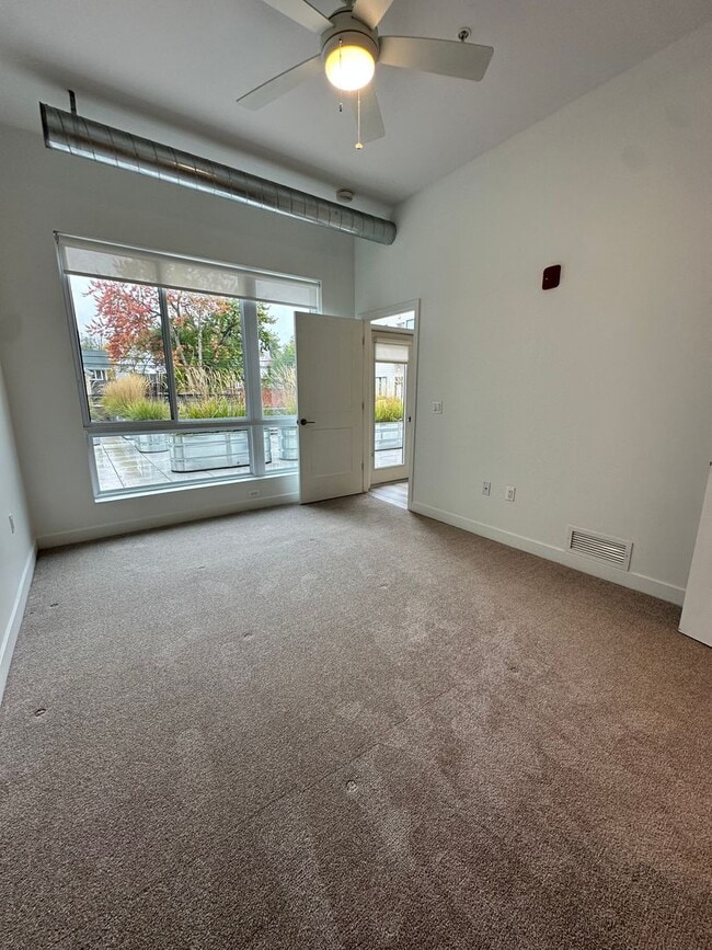 Interior Photo - The Roy