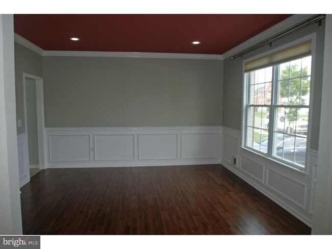 Building Photo - 43 Green Ash St