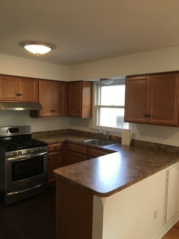 Kitchen - 29 Merritt Ave