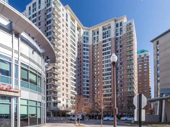 Building Photo - 851 N Glebe Rd