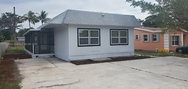 Building Photo - 347 NW 6th Ave