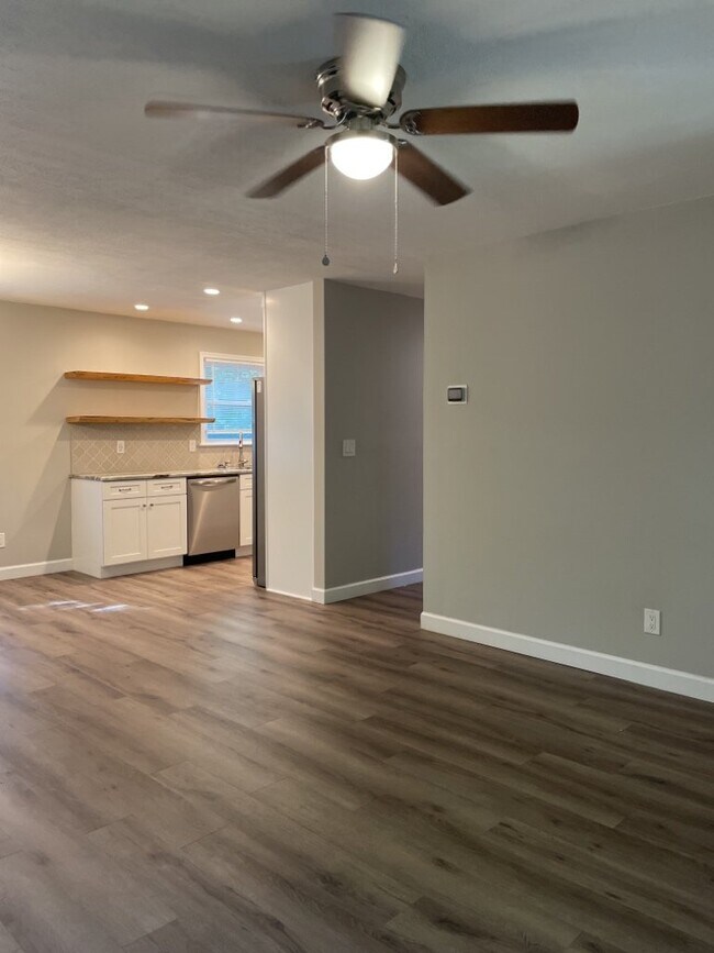 Building Photo - 113 Owens Cir