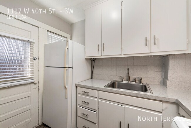 Foto del edificio - 1117 W 40th St